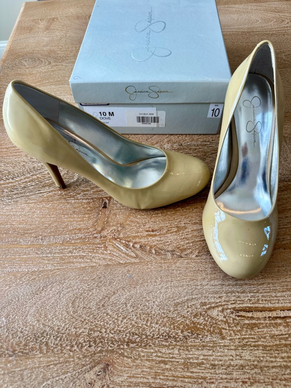 Jessica Simpson Nude Patent leather heels